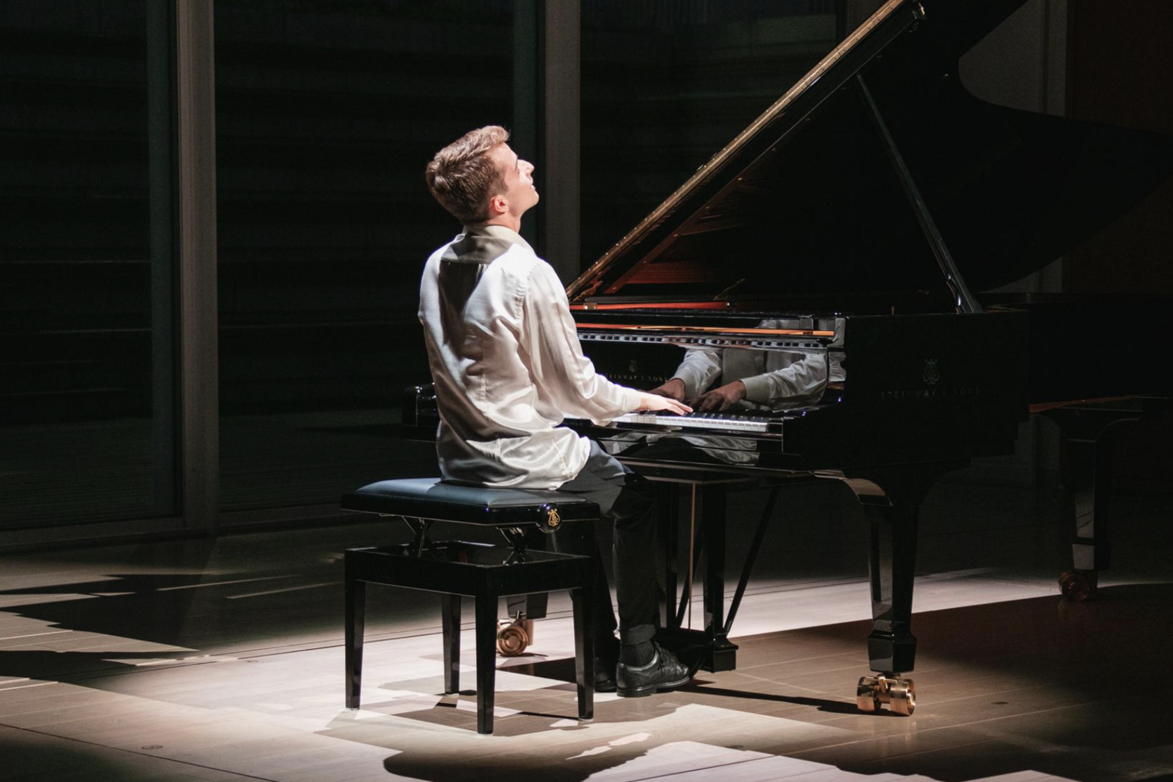 Лоренцо концерт. Лоренцо концерт. Лоренцо концерт в москве. Лоренцо баньяти москва. Лоренцо концерт.