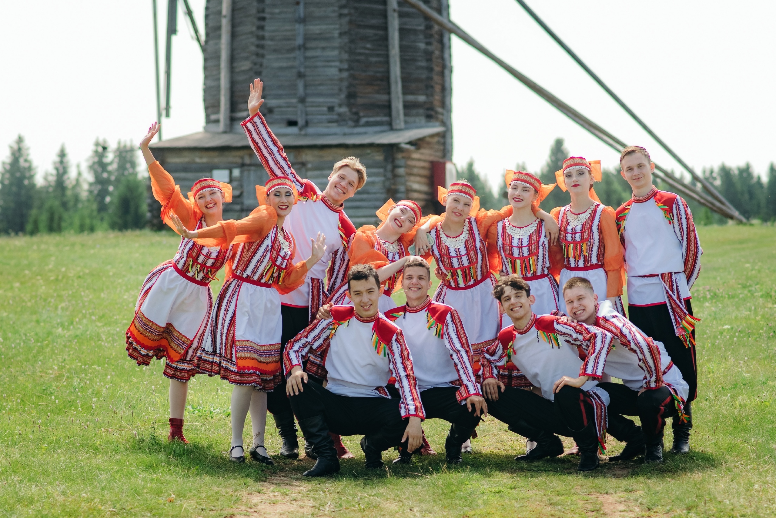 Ансамбль песни и танца «Зангари»