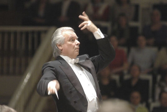 Концерт академической симфонического оркестра Московской филармонии. Солист — Гайк Казазян (скрипка)