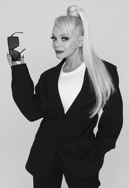 Лариса Долина