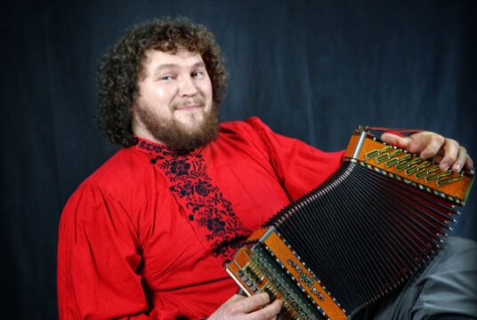 Михаил Коломыцев (гармонь). Гармония весны