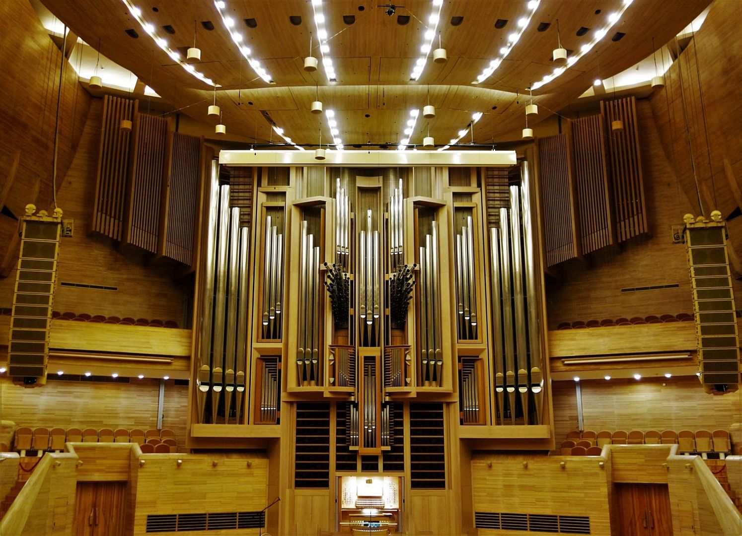 орган в доме музыки в москве