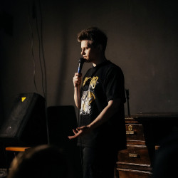 Игра комиков