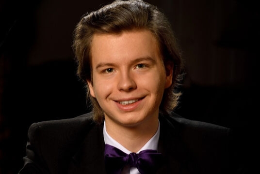 Концерт Виталия Петрова «Волшебные краски рояля»