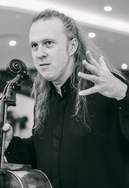 Денис Шаповалов (виолончель). Владислав Вальс (саксофон)