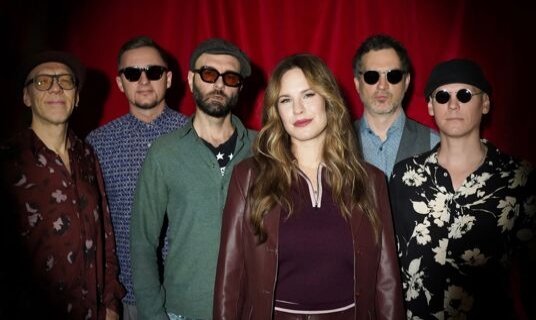 Концерт Светланы Жаворонковой и Acoustic Soul «Трибьют культовым вокалисткам современности»