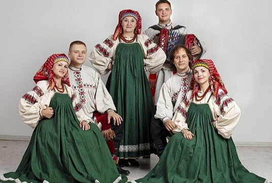 Шел казак на побывку домой...