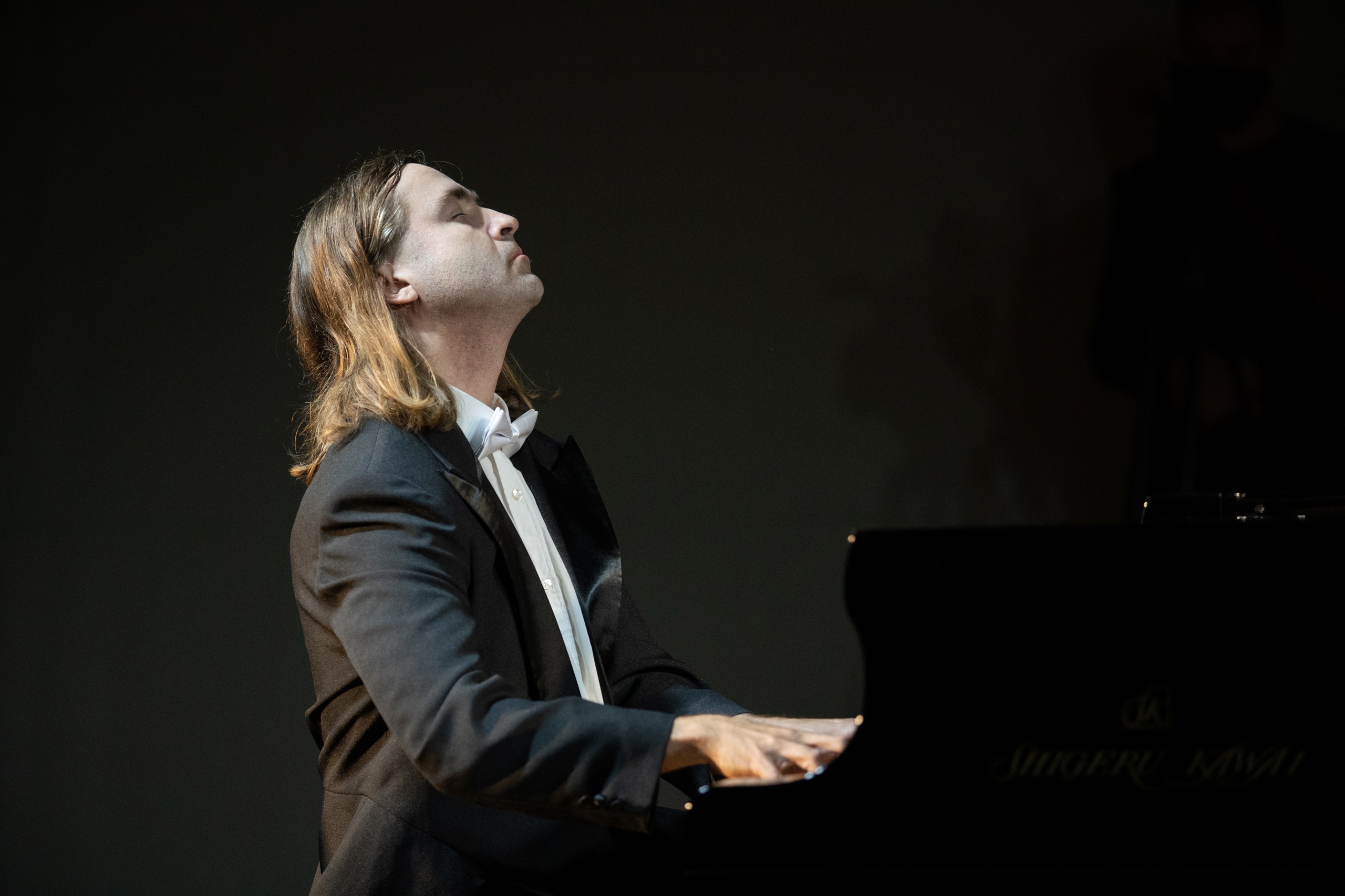 «концерт для актера с оркестром» вахтанговского. Александр ключко пианино. Андрей гугнин фото. Андрей гугнин фото. Концерт фортепиано в москве.