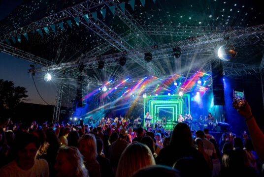 Поп-хиты на крыше с симфоническим оркестром