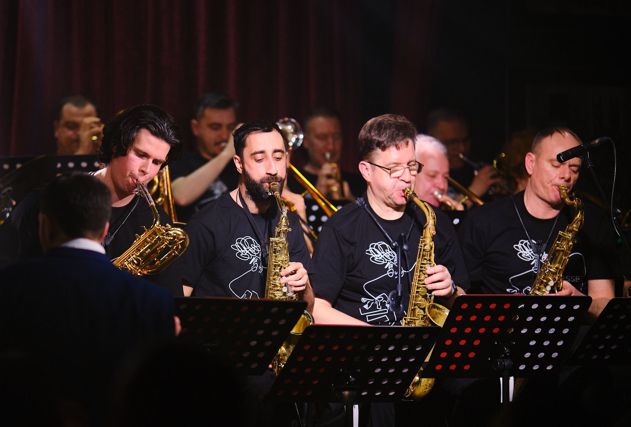 Джаз-оркестр клуба Эссе и Юлия Фролова