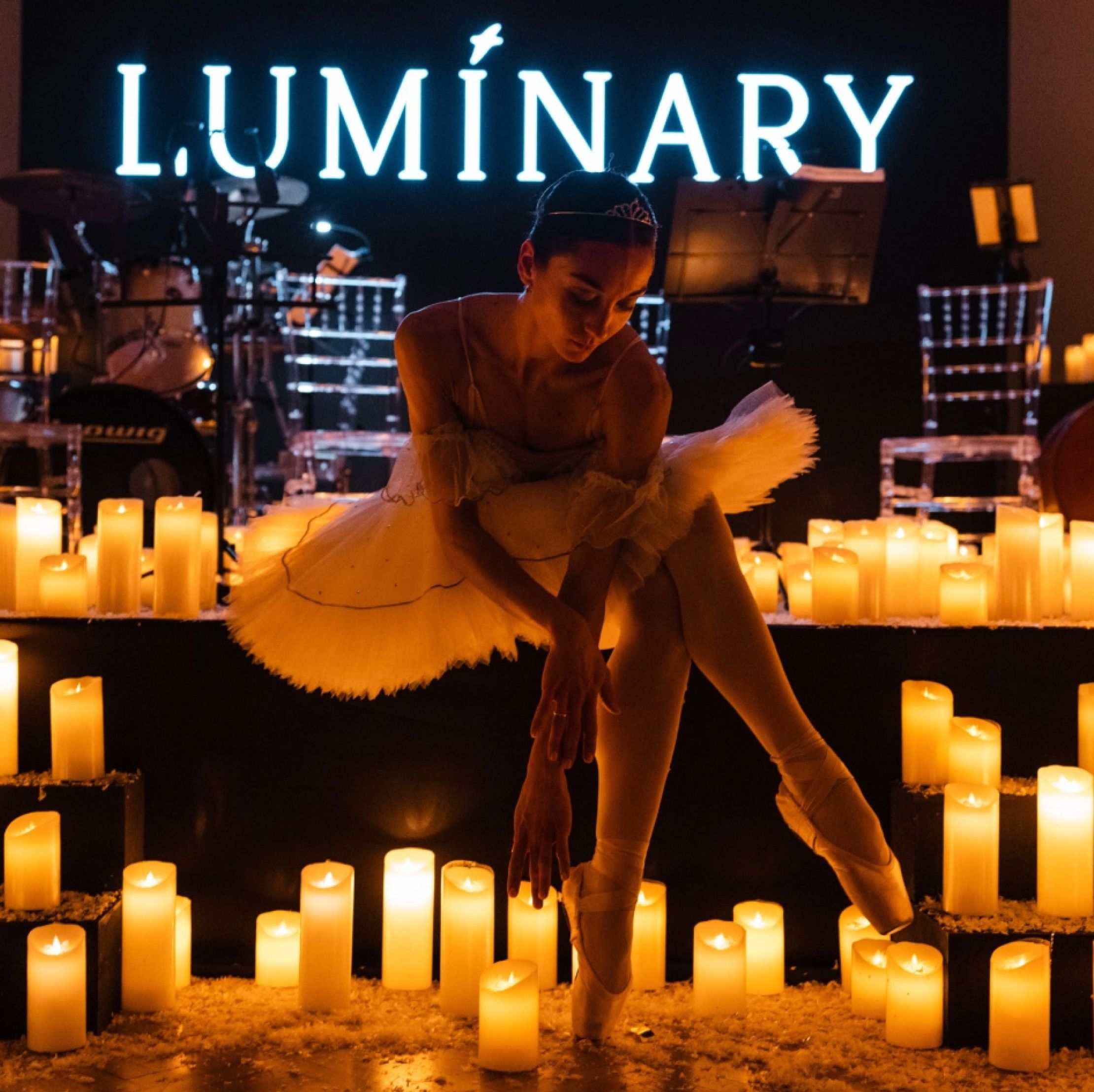 Luminary. Волшебный свет Рождества и 3000 свечей