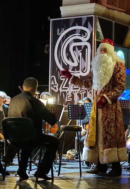 Дирижер - Дед Мороз!