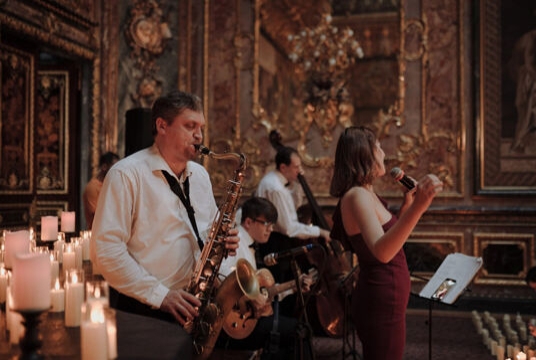 Магия свечей. Night in Paris. Шедевры французского шансона