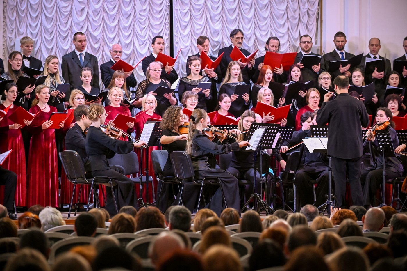 Песни из мультфильмов с оркестром