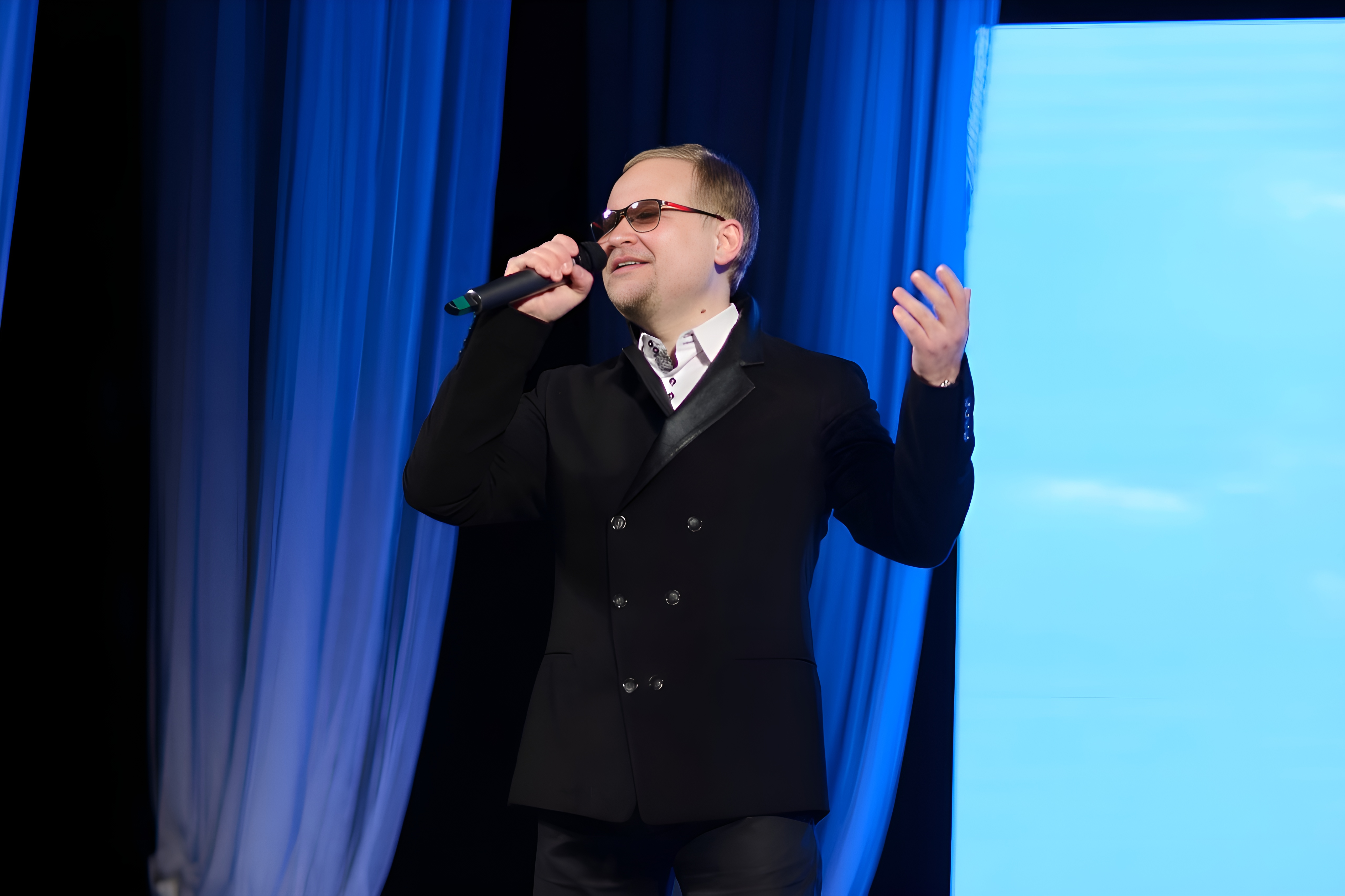 Целый мир тебе