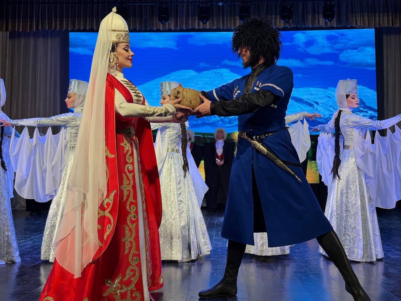 В вихре танца и музыки