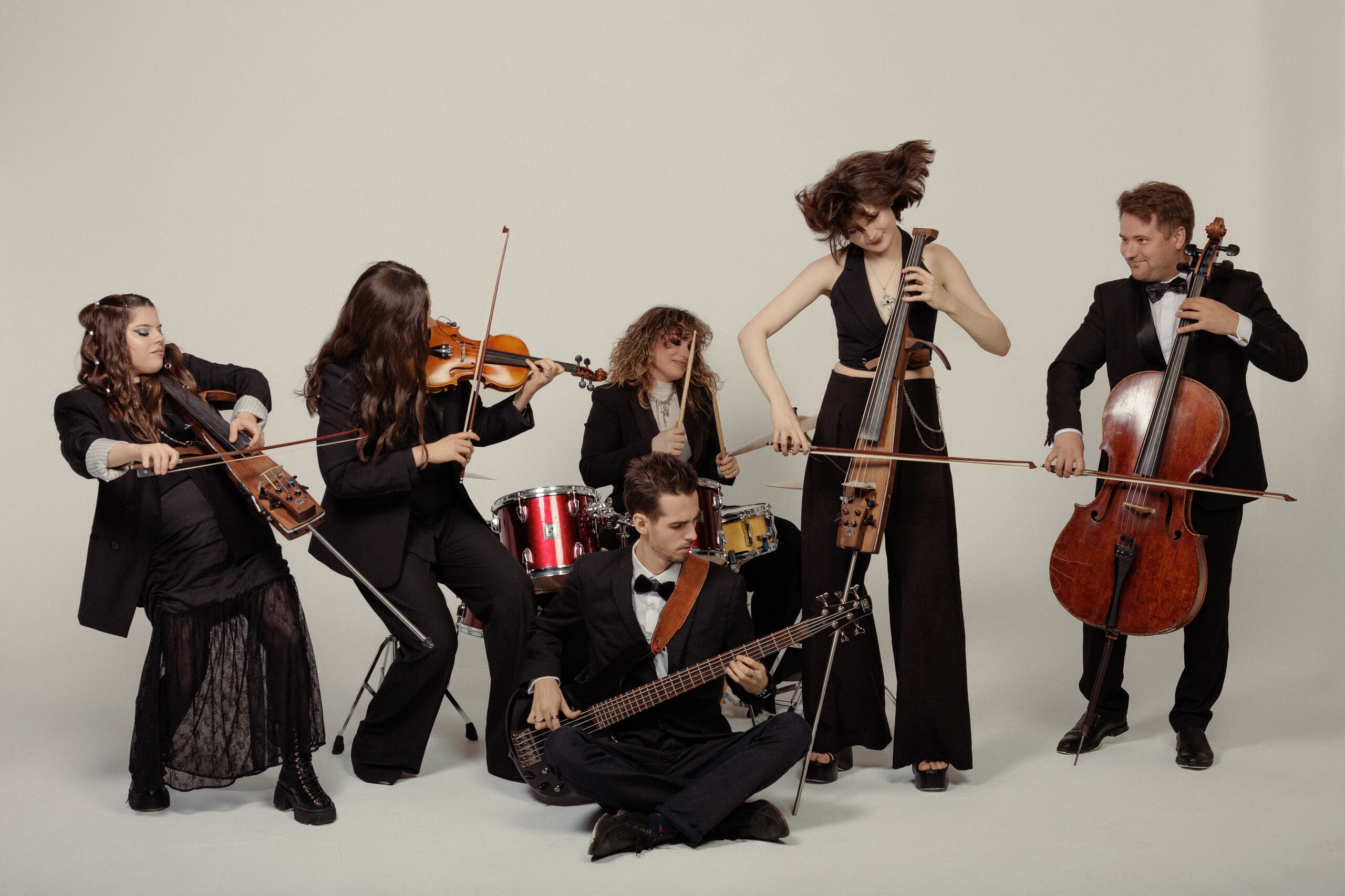 Magic Cellos Band. Шедевры Queen на виолончелях