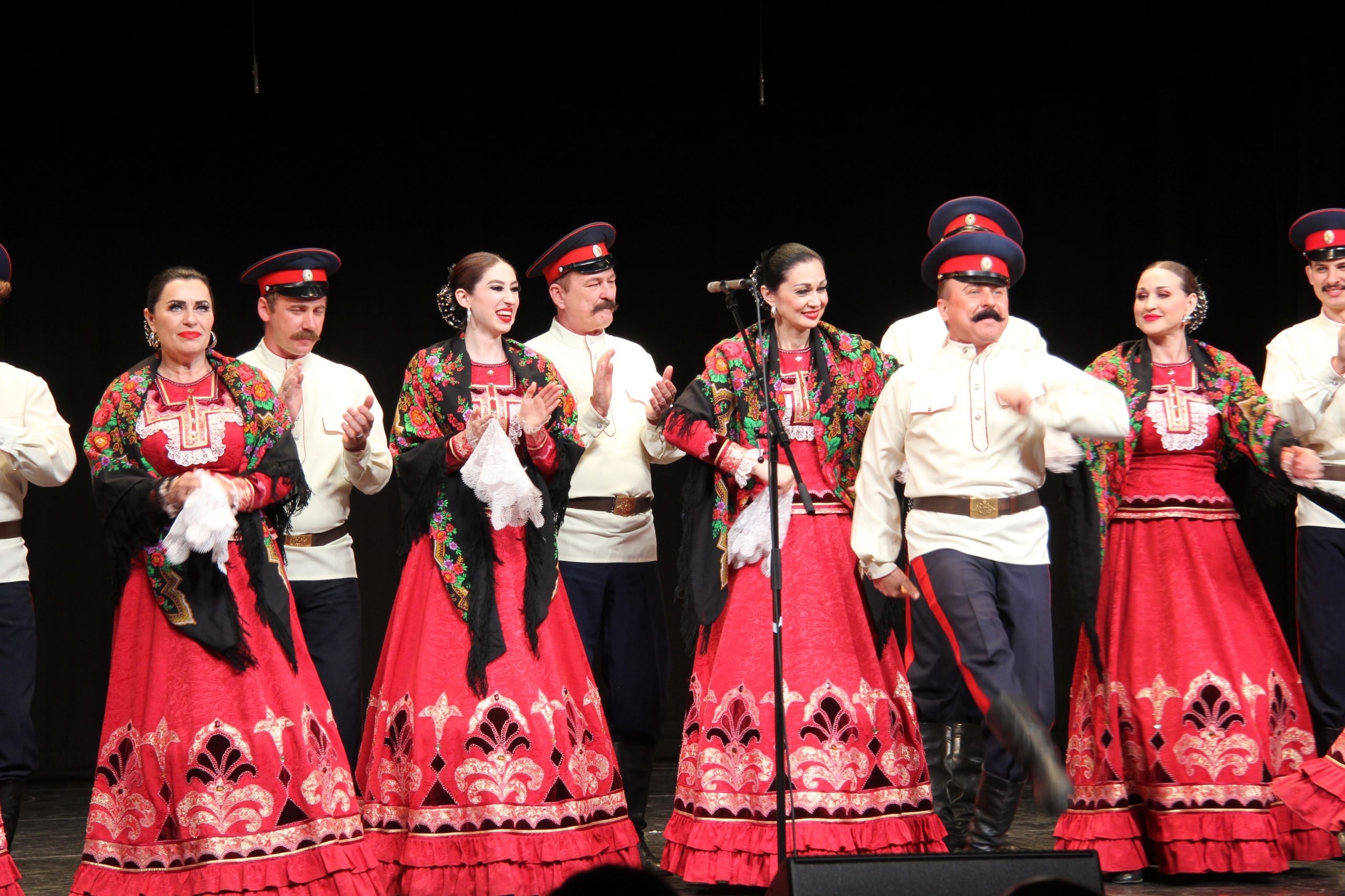 Ансамбль песни и пляски Донских казаков им. Квасова