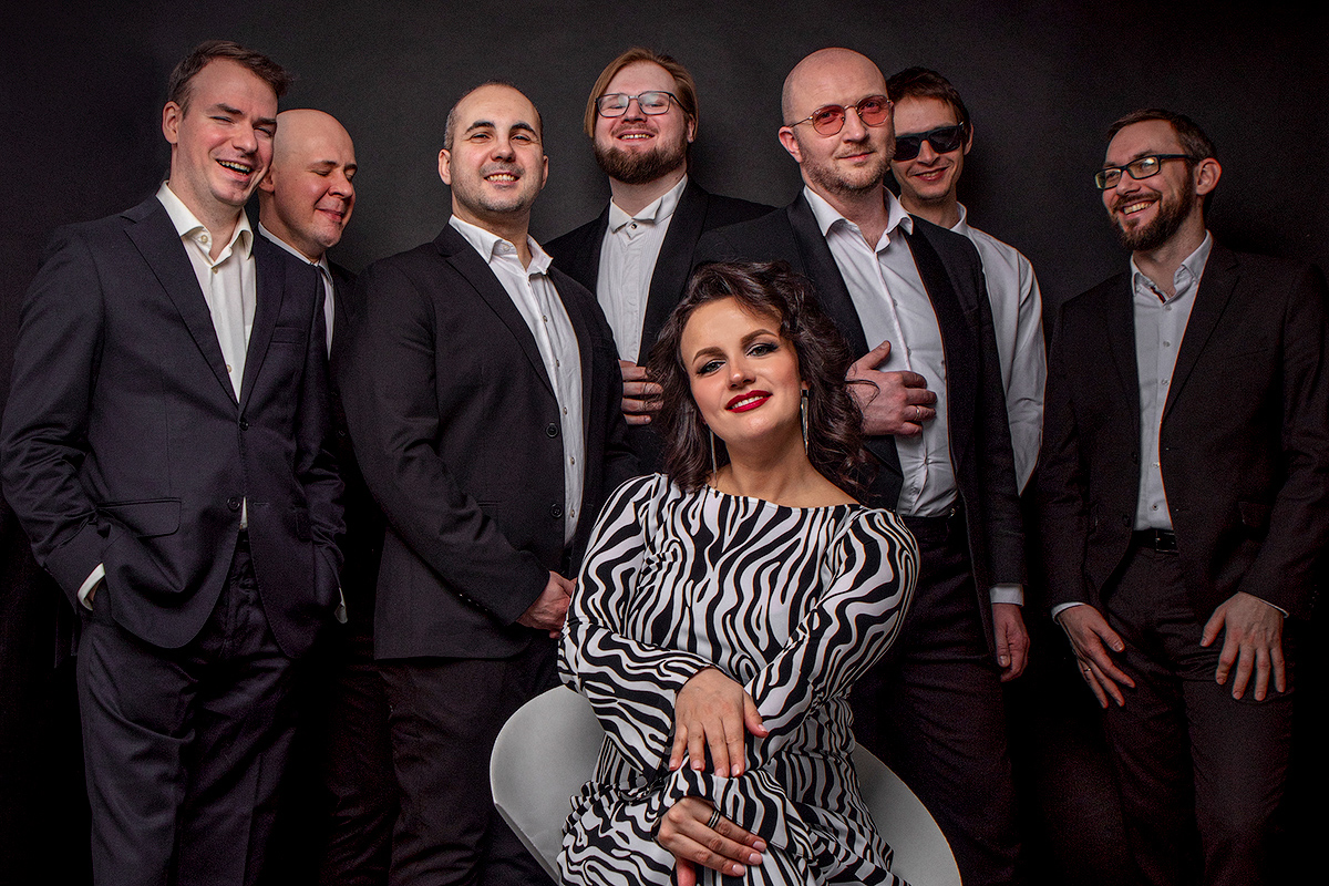 Оркестр саксофонов 2x2 Orchestra и Лина Нова