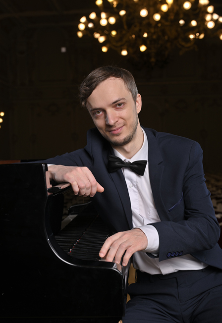 Новогодний концерт А. Лубянцев (фортепиано) и Е. Лубянцева (скрипка)