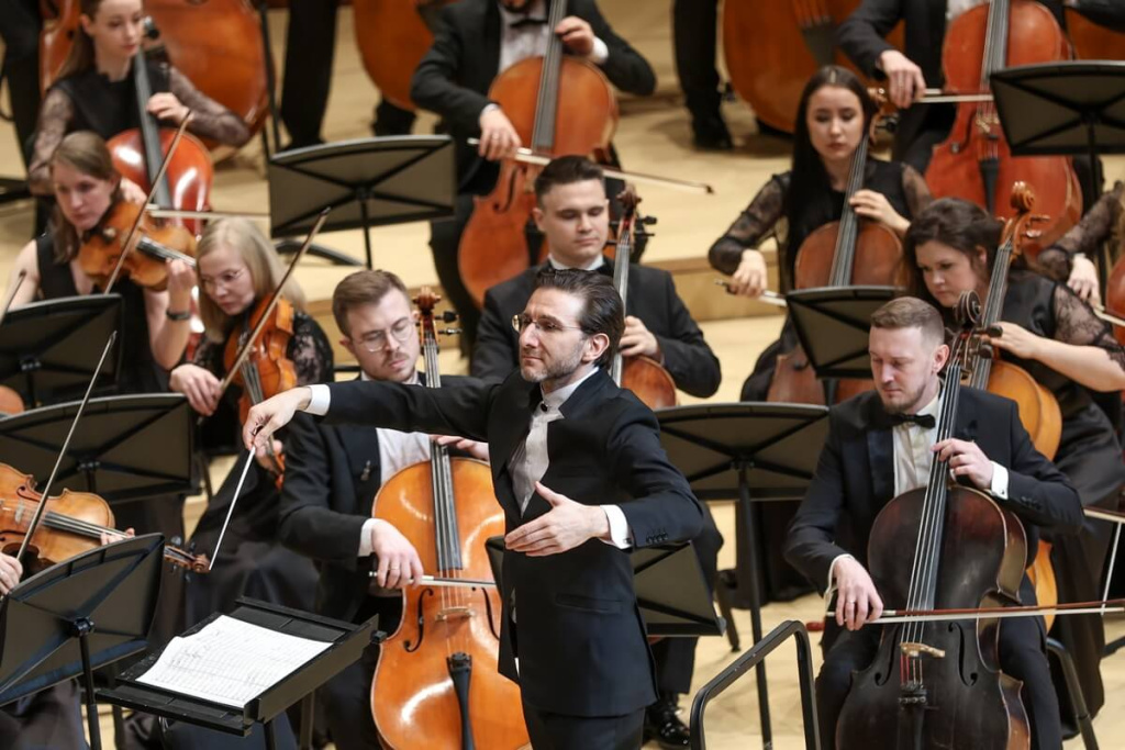 Cимфонический оркестр и Даниил Коган