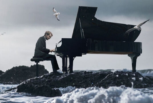 Оркестр при свечах. Ludovico Einaudi