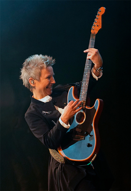 Сурганова и Оркестр. Тёплый весенний концерт