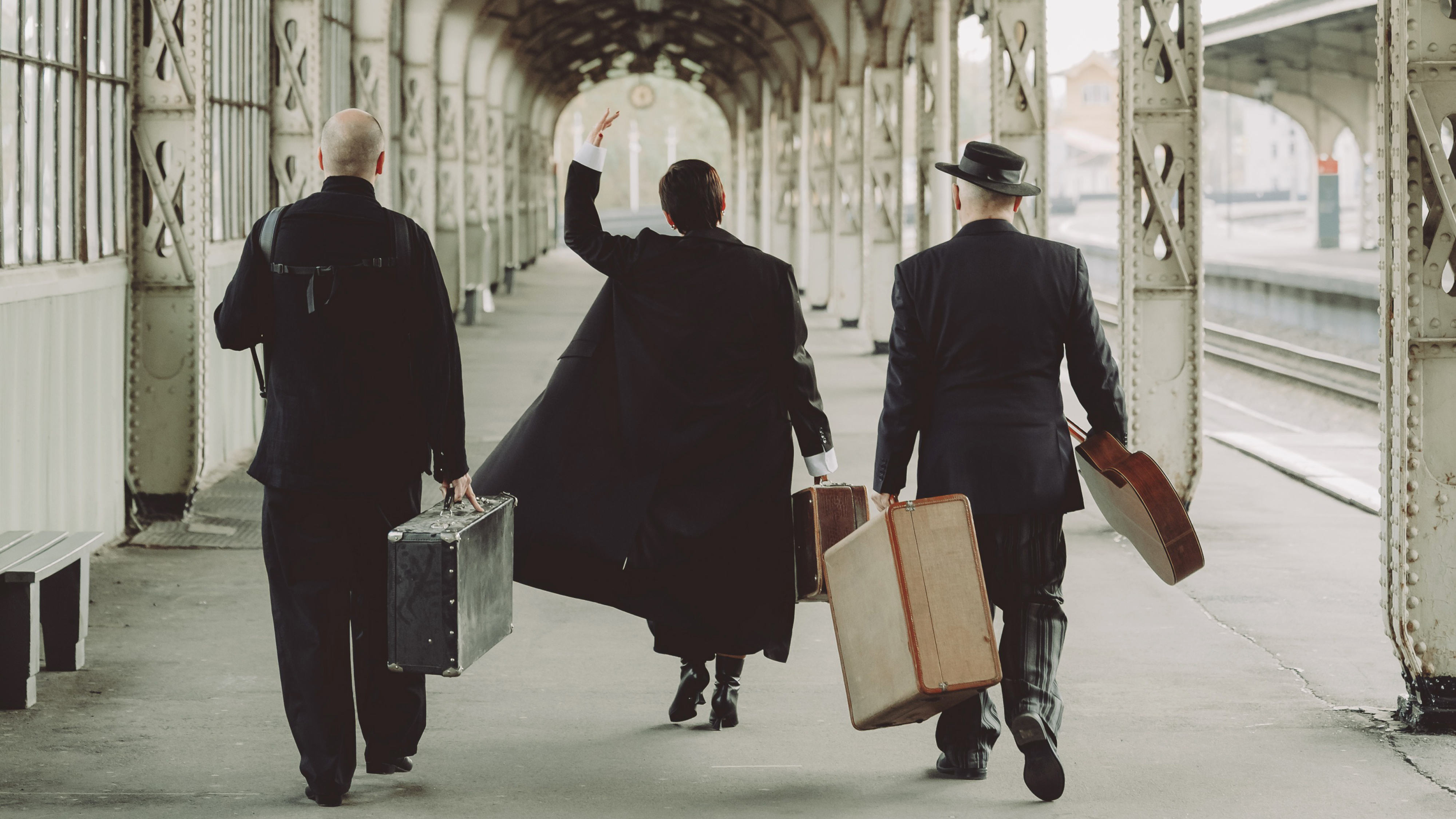 Увидеть Париж и...