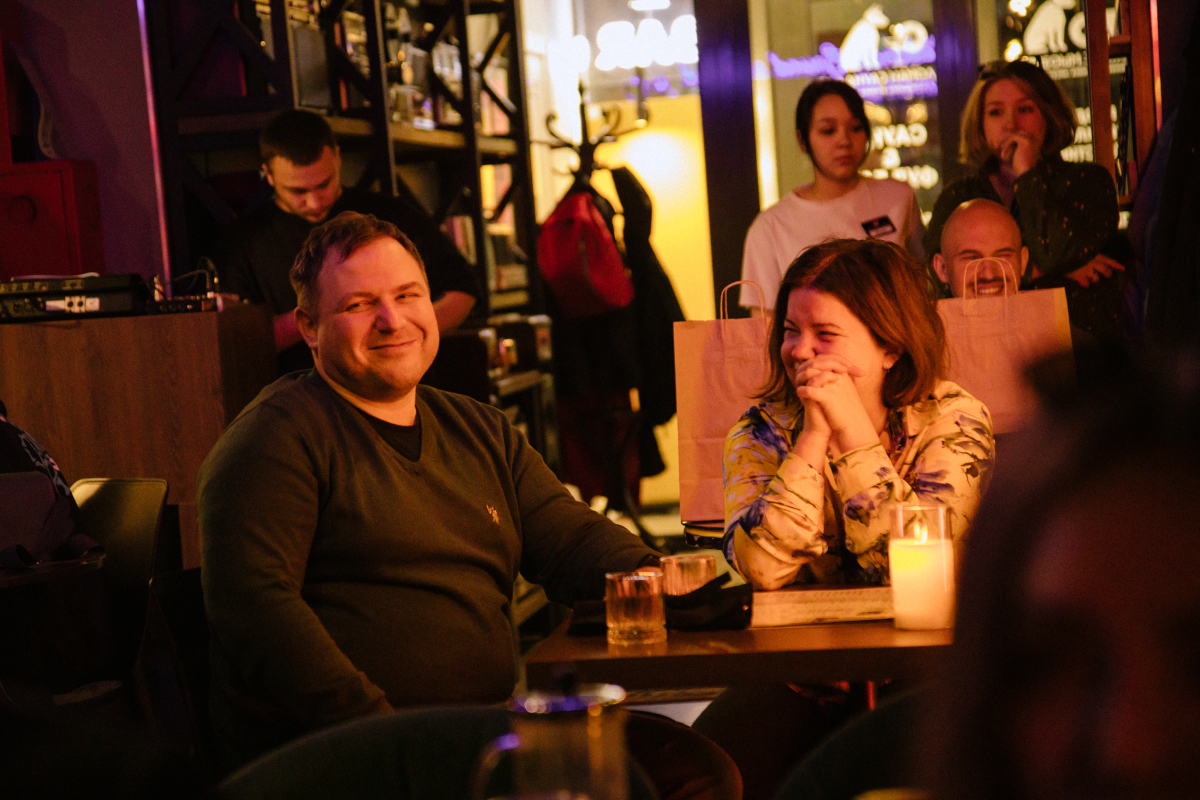 Стендап и музыка при свечах