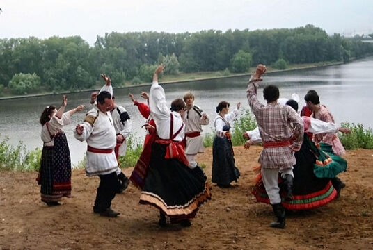 Вниз по матушке по Волге