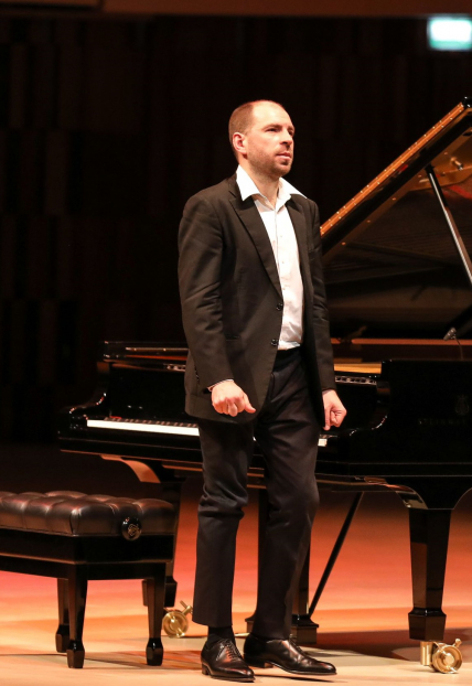 Андрей Коробейников (фортепиано)