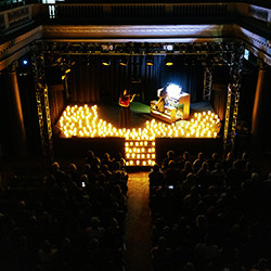 Орган при свечах