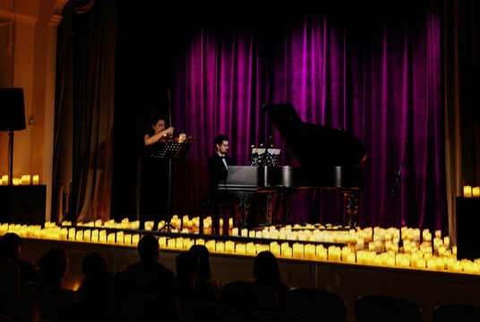 Эйнауди & Циммер в сиянии свечей