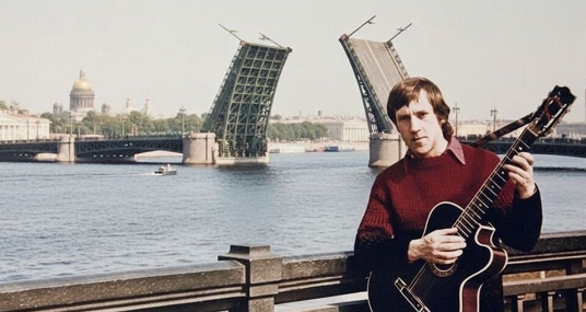 В. Высоцкий на волнах Невы