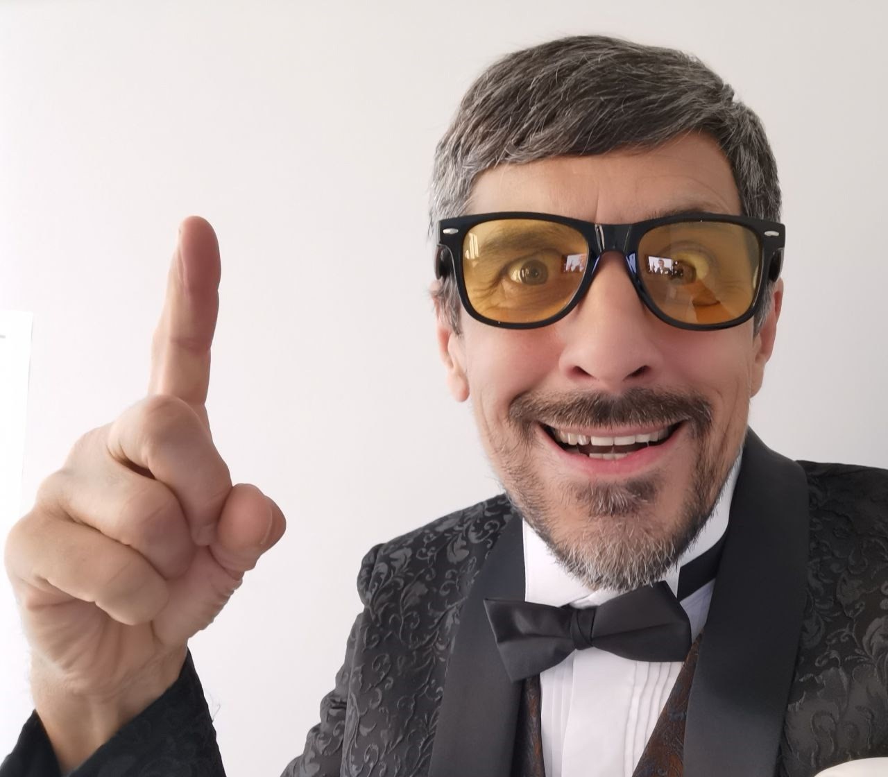 Александр Ливер