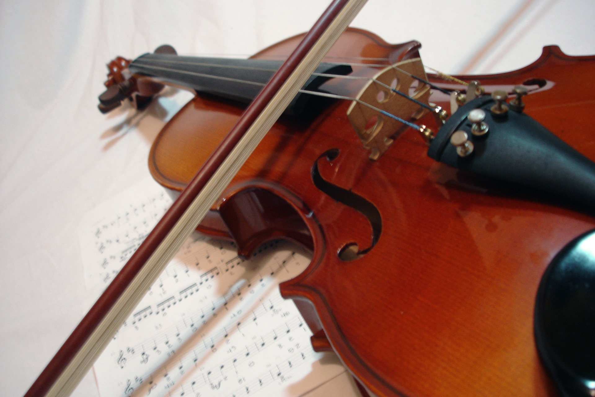 Triangel violin classic. Скрипка фото. Скрипка stock. Сурдина скрипичная. Скрипка Фиддл Кантри.