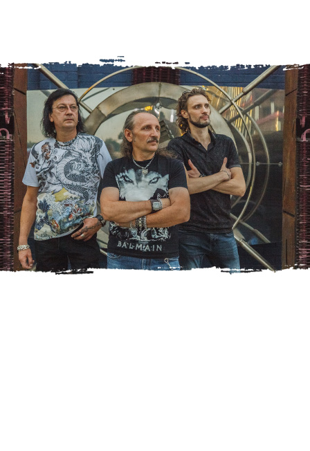 Группа Онвард: Идём на свет!