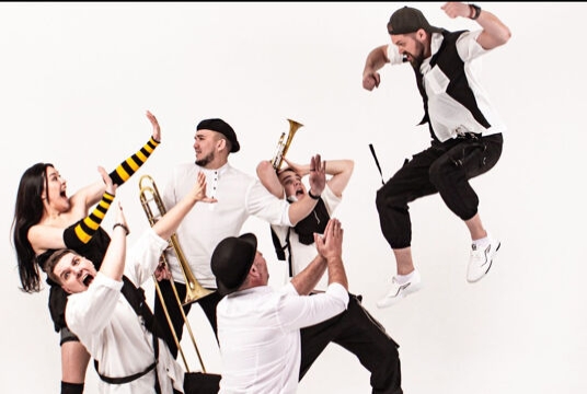 Вечеринка с группой «Элли Блэк»