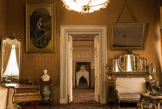 Новогодний концерт с экскурсией по дворцу «От Травиаты до Щелкунчика при свечах»