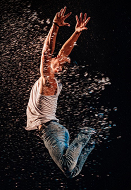 Шоу под дождём