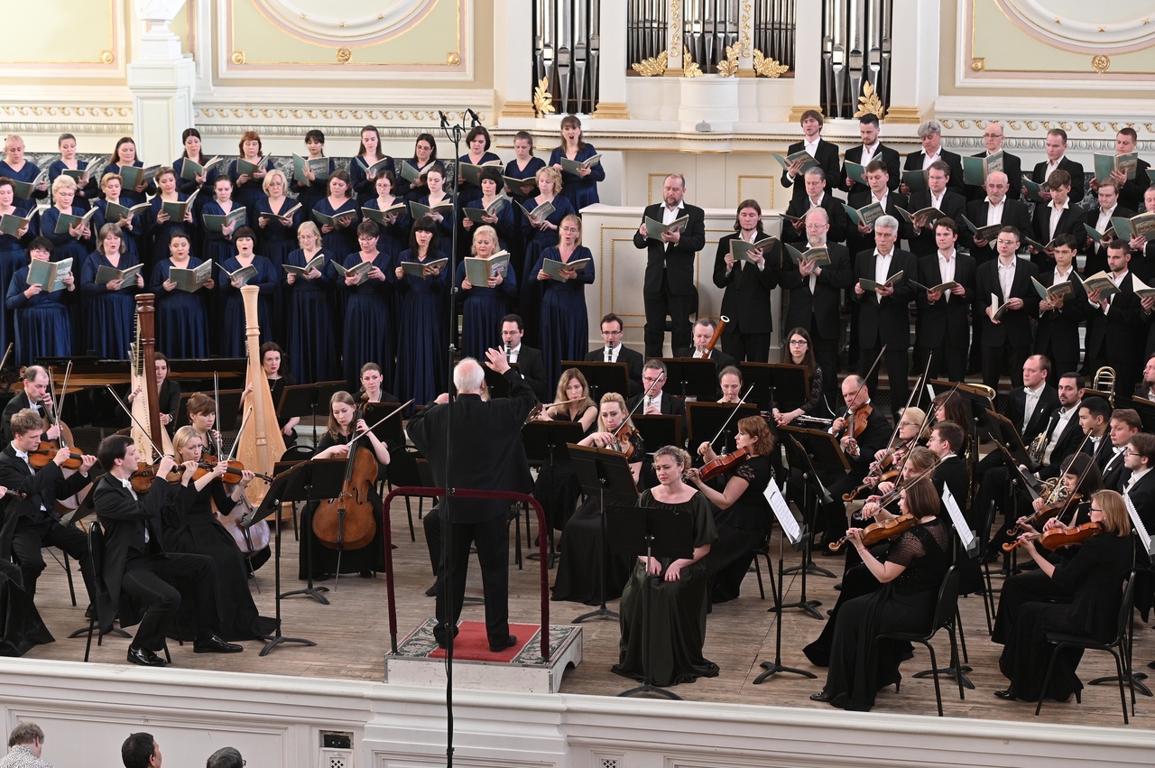 Капелла санкт петербург афиша. Хор Санкт Петербург. Немецкой капеллы Санкт-Петербургском. “Музыка и мода” на сцене капеллы. Моцарт Маккартни ecco 2011 капелла Санкт-Петербург.