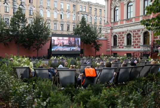 Кинопоказ в саду «Если свекровь — монстр»