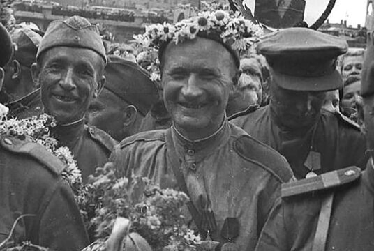 Война...Любовь...