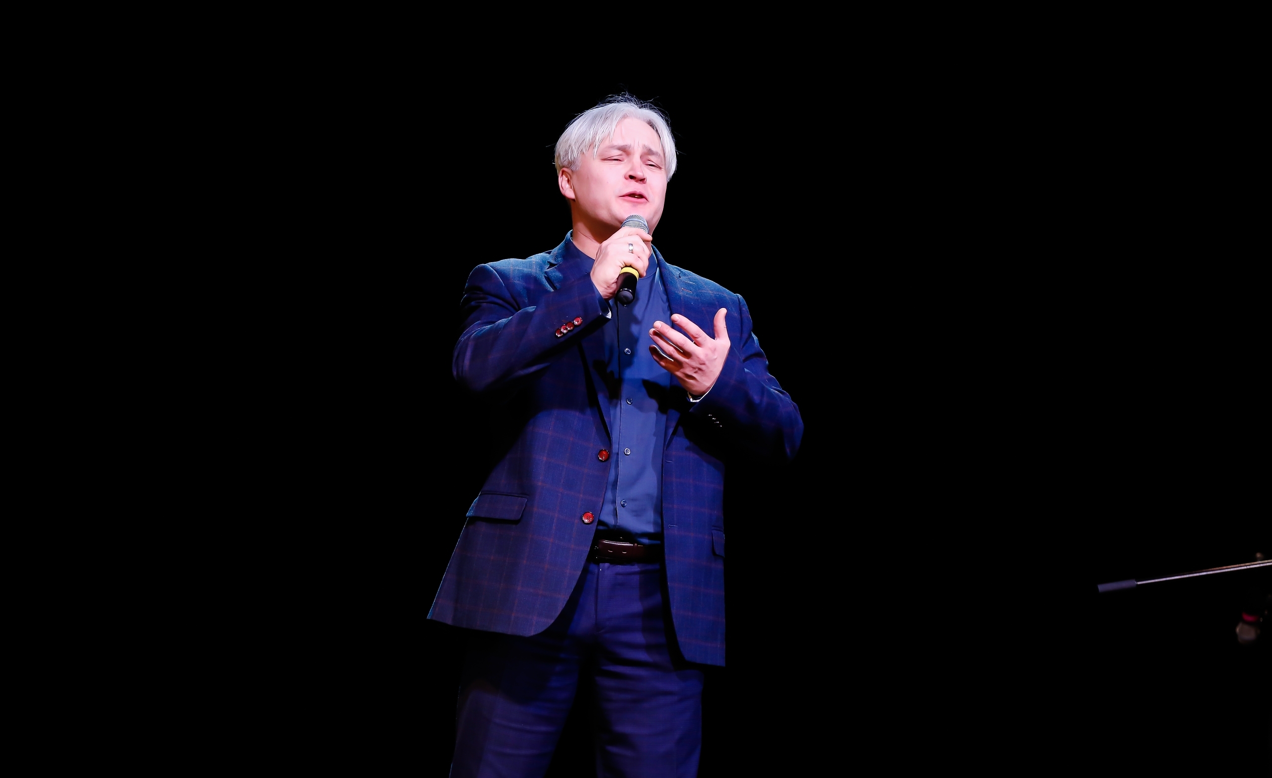 Звени, звени, златая Русь!