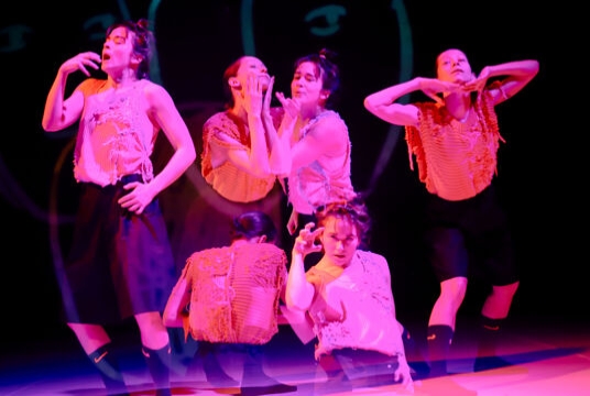 Спектакль Ксении Семеновой «I Smile When You Smile»