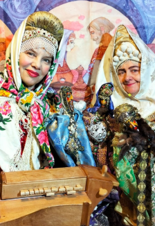 «В гостях у Петрушки». Кукольный спектакль «12 апостолов»