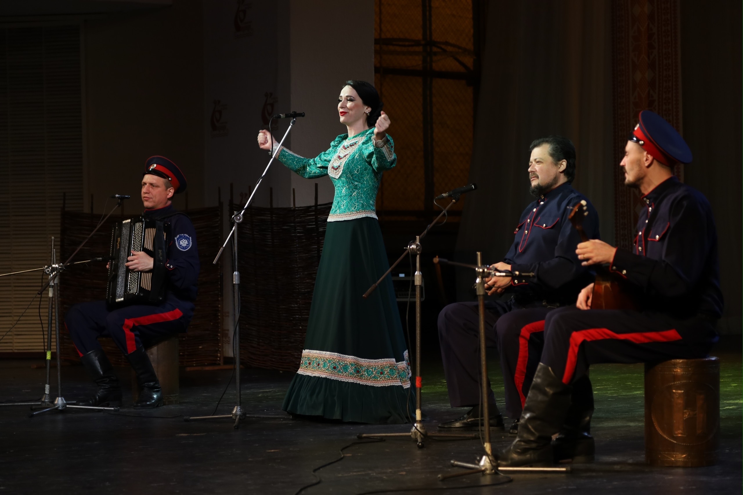 Ансамбль «Донцы». Посидим по-хорошему