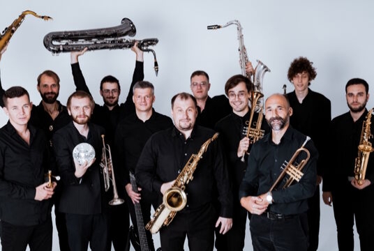 Джаз с русским характером: Биг-Бэнд Good Orchestra и балалайка