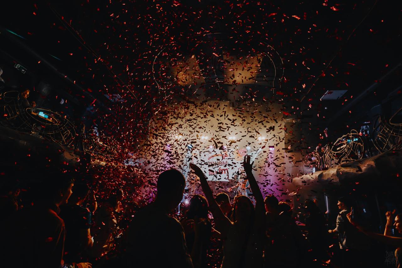 Ёлочка, гори!