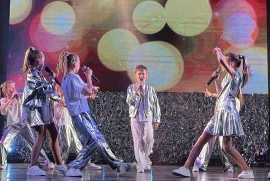 Конфетти – это песен цветных хоровод